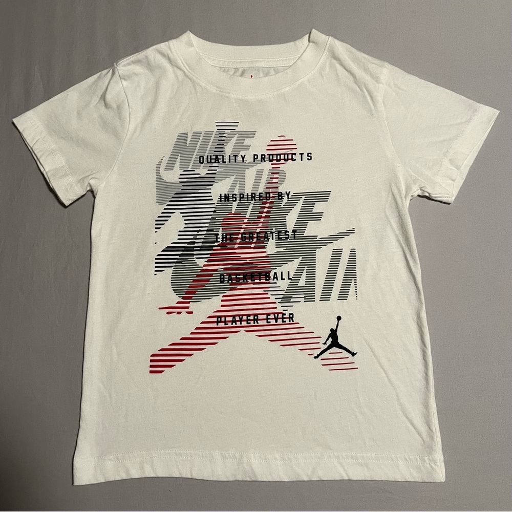 Nike Air Jordan boy’s Graphic Tee Size 6 Medium 5-6 Yrs white t-shirt basketball